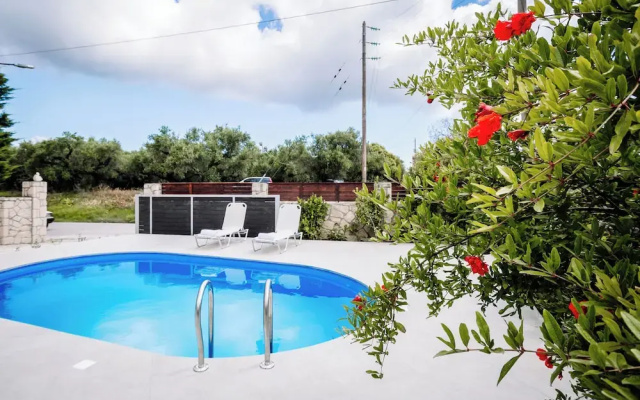 Rahes Villa With Private Swimming Pool
