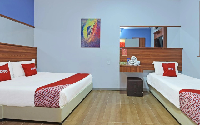 OYO 768 Fajar Baru Boutique Hotel