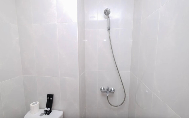 Best Choice Studio at Evenciio Apartment near UI