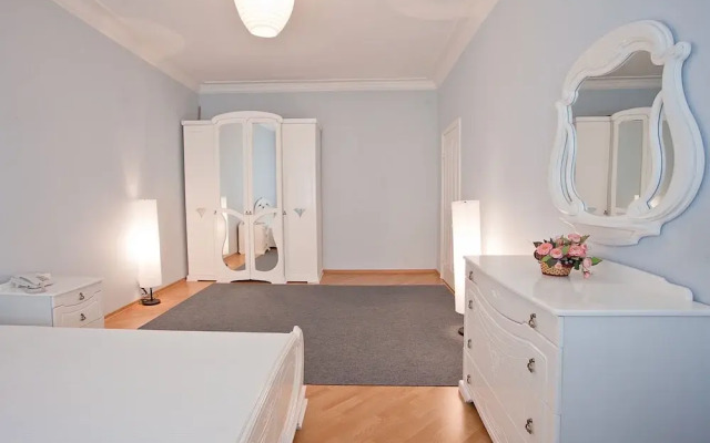 Apartment on Nezavisimosti 35