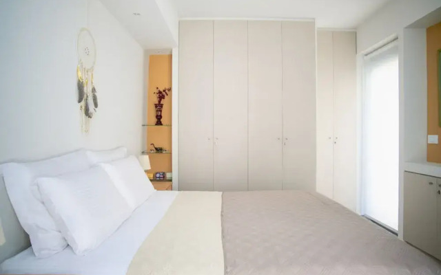 Elegant City Apartment - 250m From Solomos Square