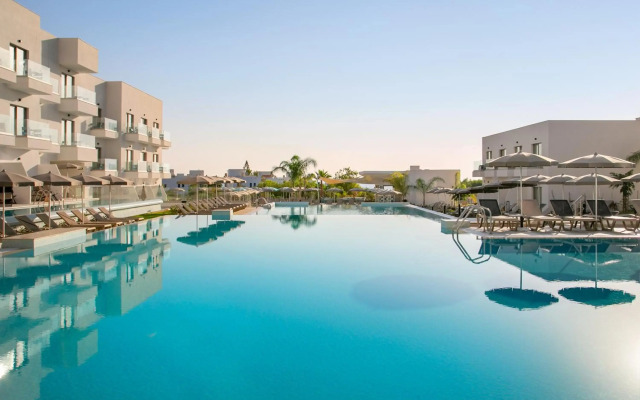Atlantica Aqua Blue Hotel