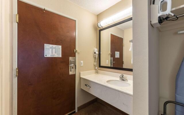 Quality Inn & Suites Clemmons I-40