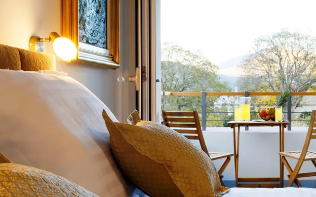 Villa in Zupa With Infinity Pool & Biokovo Views