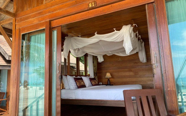 Lipe Beach Resort