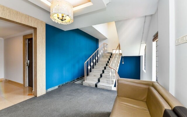 Empire Plaza By OYO Rooms