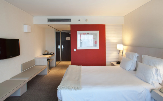 Pullman Rosario City Center Hotel