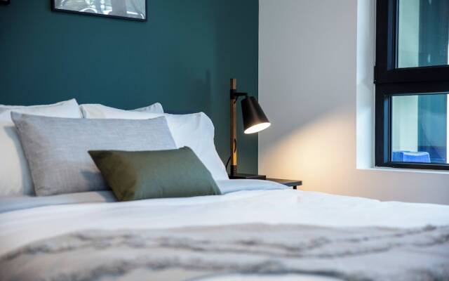 Birdies and Bears by Revelstoke Vacation