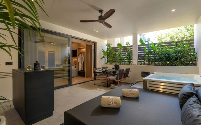 Evanik Chic Hotel