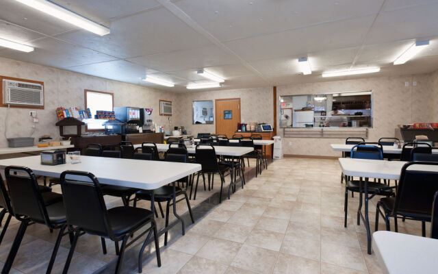 Signor Lodging - Carrizo, TX