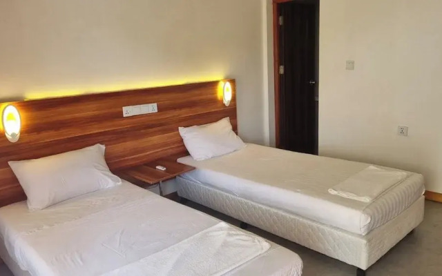 Avanti Surf & Stay