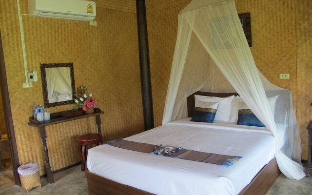 Pai Reaunthai Village