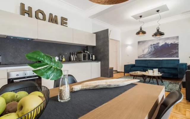 Acropolis Executive Suite