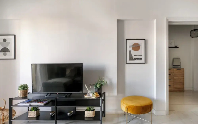 Zeus 2-Bedroom Apt with Acropolis View