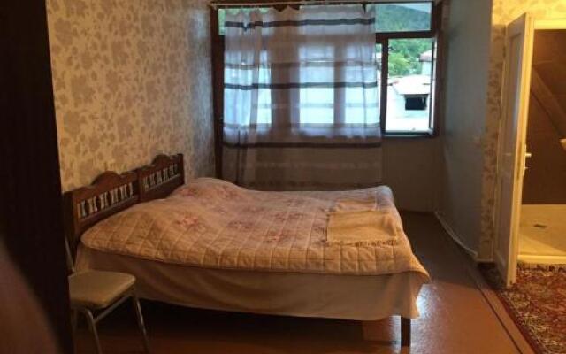 Gio's Guest House