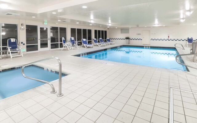 Fairfield Inn and Suites by Marriott Burley