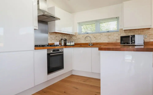 5 Meadow Retreat