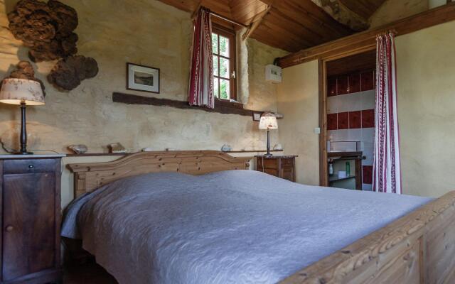 Quaint Mansion in Aquitaine estate with private garden