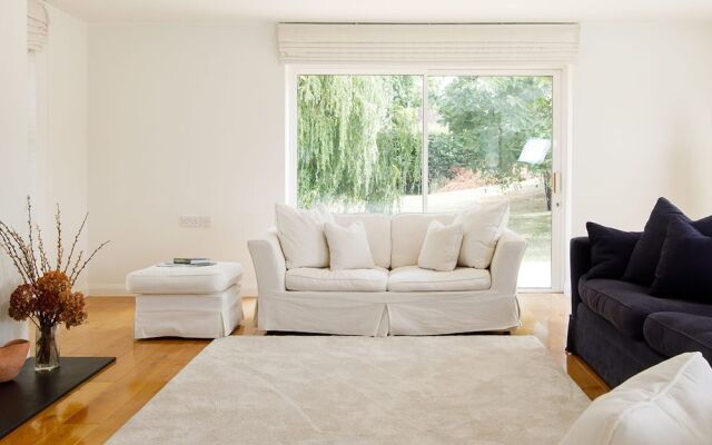 Secluded Rural Retreat Close to Beach - Sleeps 12