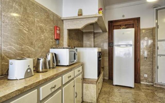 Apolónia 3 Frontal River View