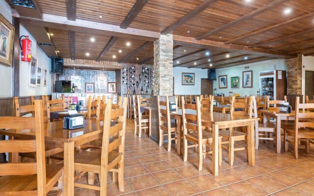 Contemporary Apartment in Gudar With Fireplace