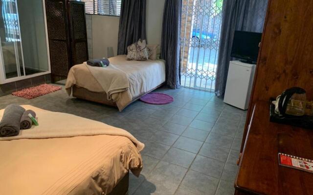 Camelthorn Guesthouse