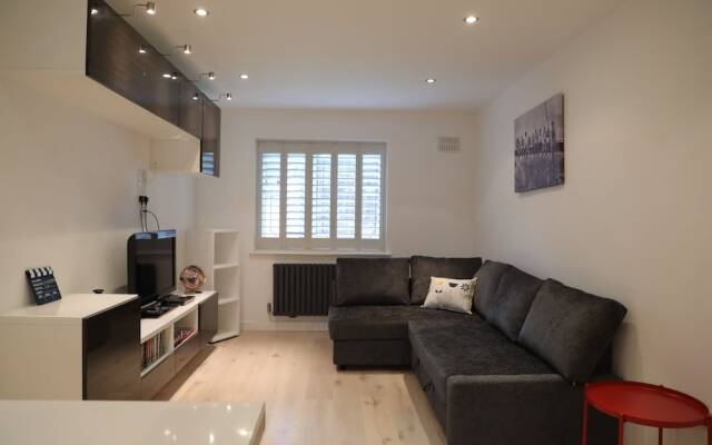 Modern Clapham Jct Apt with Parking