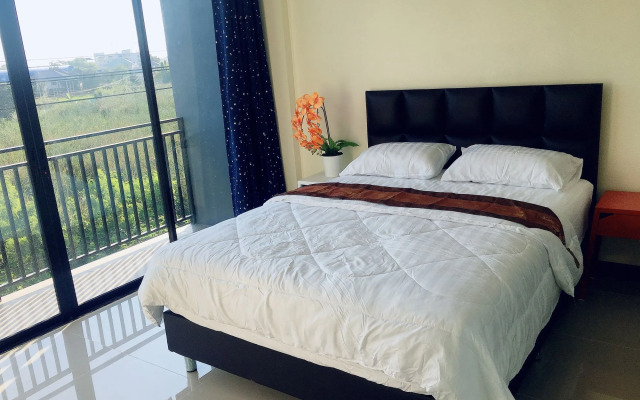 5 Chang Palace Hotel