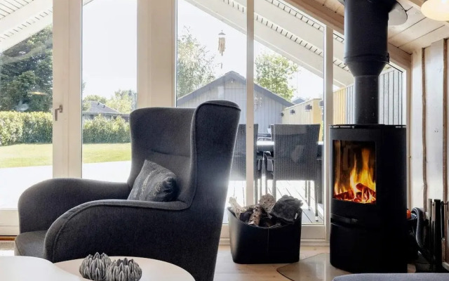 6 Person Holiday Home in Vaeggerlose