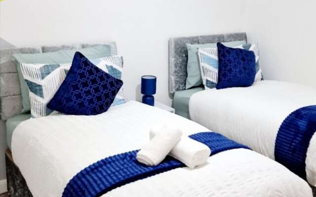 Gillingham Home - Sleeps 4 - Comfort & Convenience