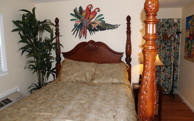 The White House on Freedom Way