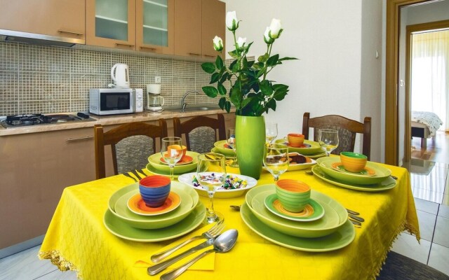 Stunning Home in Mali Rat With Wifi and 3 Bedrooms