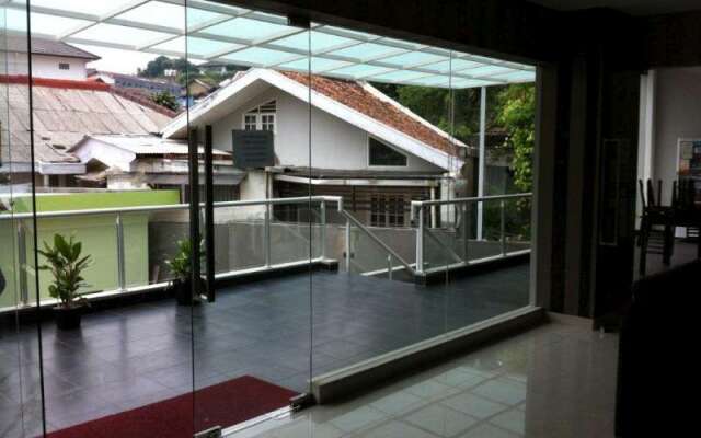 J Residence Hostel Ciumbuleuit