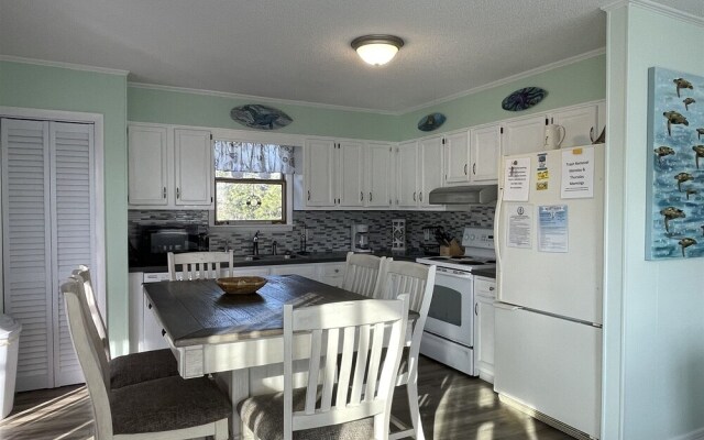 Tilghman's Nette 3 Bedroom Cottage by RedAwning