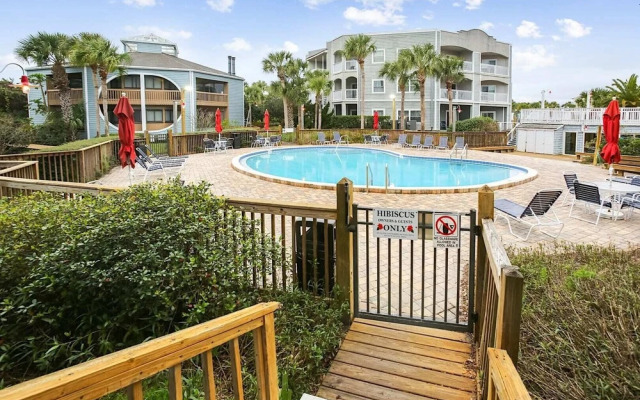 View Ocean & Racquet 8315