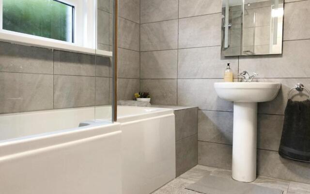 Summer Breeze. 3-bed apartment close to the beach