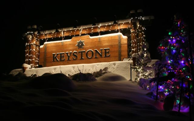 Wild Irishman 1064a by Summitcove Vacation Lodging