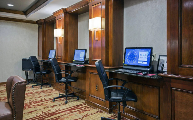 Crowne Plaza Newark Airport by IHG