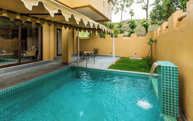 Dev Bagh Luxurious Private Suites