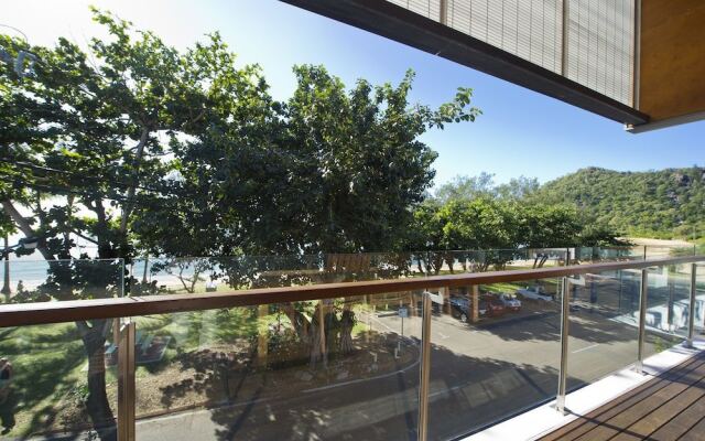 Maggies Beachfront Apt. 5