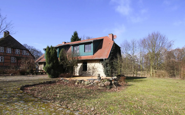 Semi detached house, Glave