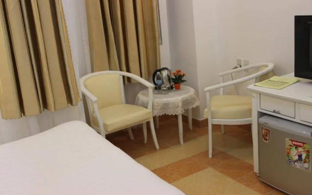 Pho Lanh Hotel