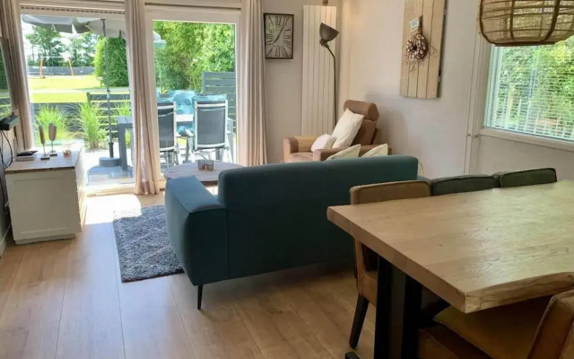 Bungalow for 4 Persons With South-facing Terrace