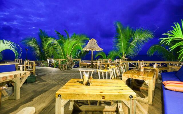 Tranquilseas Eco-Lodge, Diving Center, Restaurant & Bar