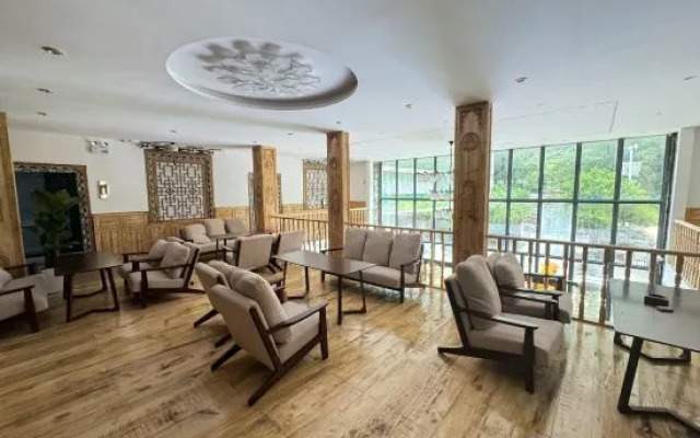 Danba Countryside Mountain Resort