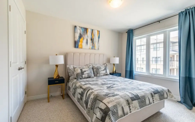 Modern 3BR 2BA Townhome in Lakeshore