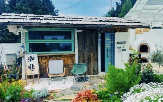 Shiwai Taoyuan Inn RV Camp