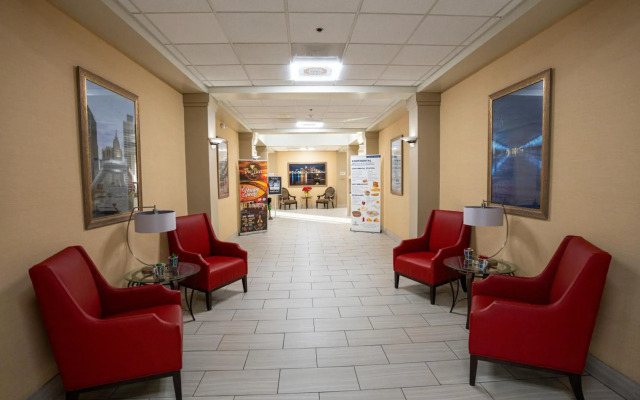 Clarion Hotel Detroit Metro Airport