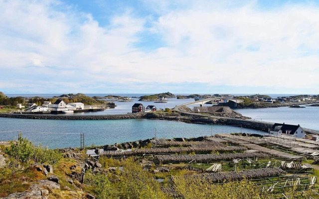 3 Person Holiday Home in Henningsvaer-by Traum