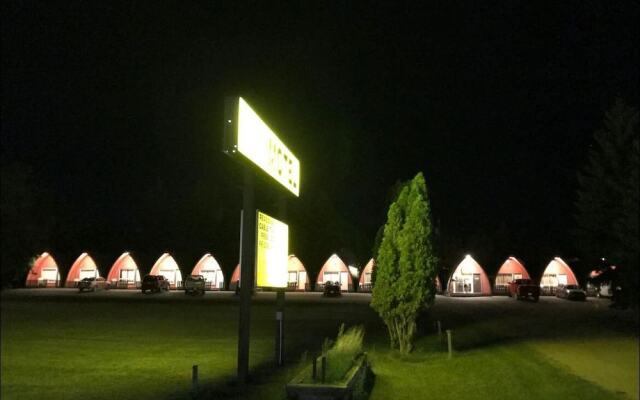 The little chalet motel